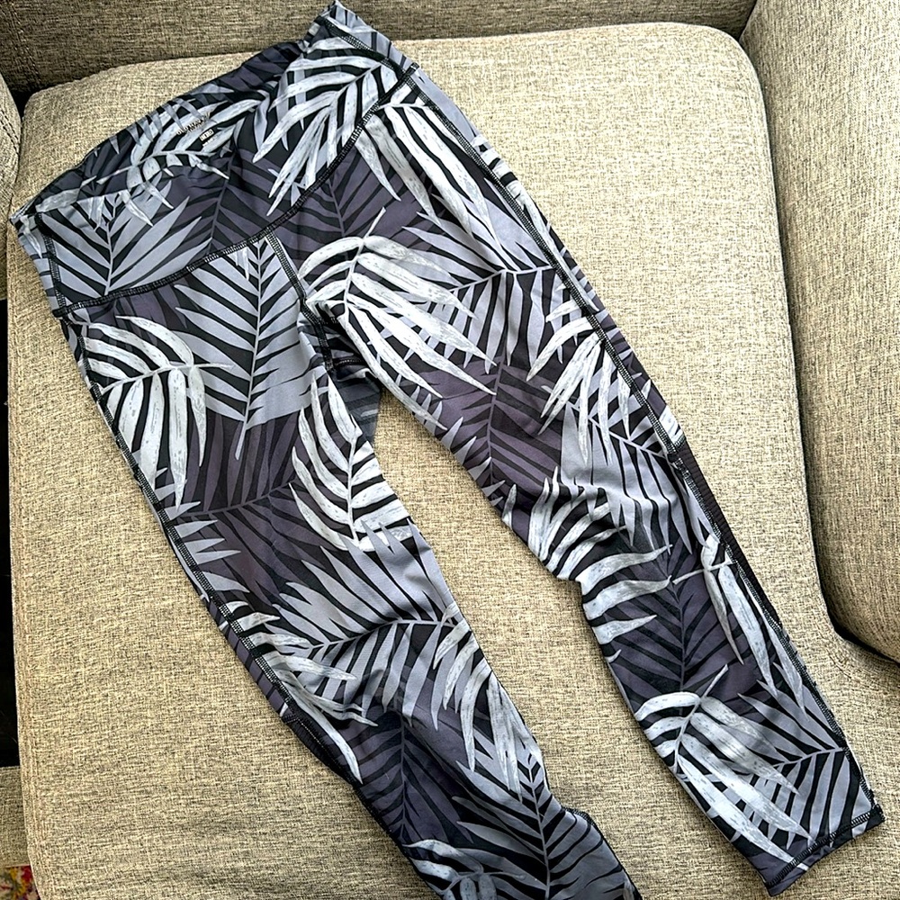 Old Navy Active leggings